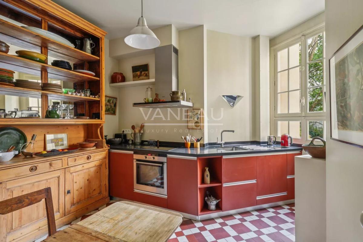 Appartement haussmannien d’exception – Square de la Tour Maubour