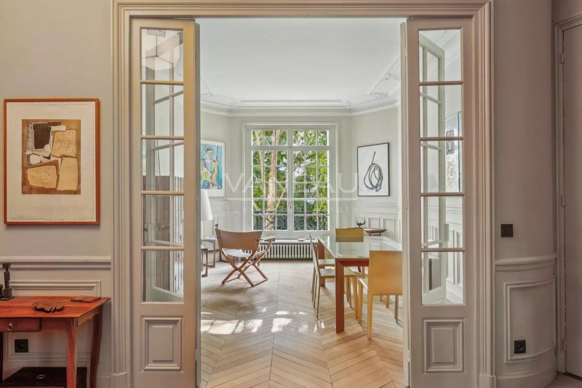 Appartement haussmannien d’exception – Square de la Tour Maubour