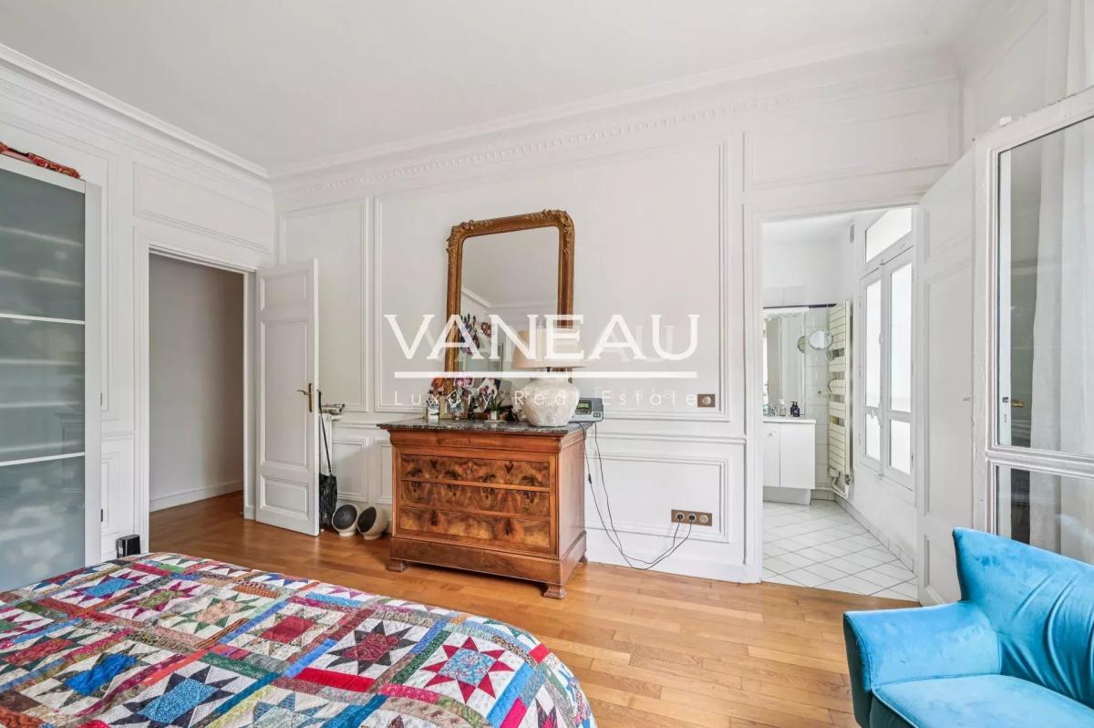 Paris VII- Appartement familial au pieds du Champ-De-Mars