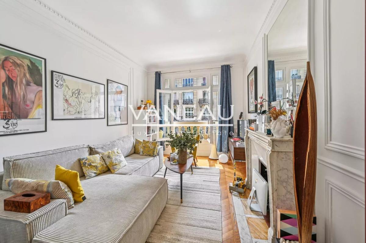 Paris VII- Appartement familial au pieds du Champ-De-Mars