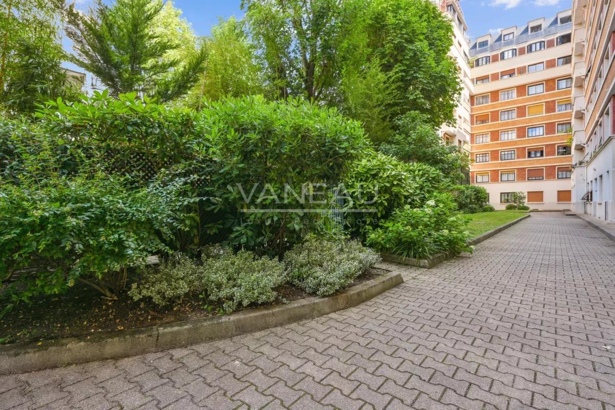 Neuilly - Chézy Perronet -  Deux pièces