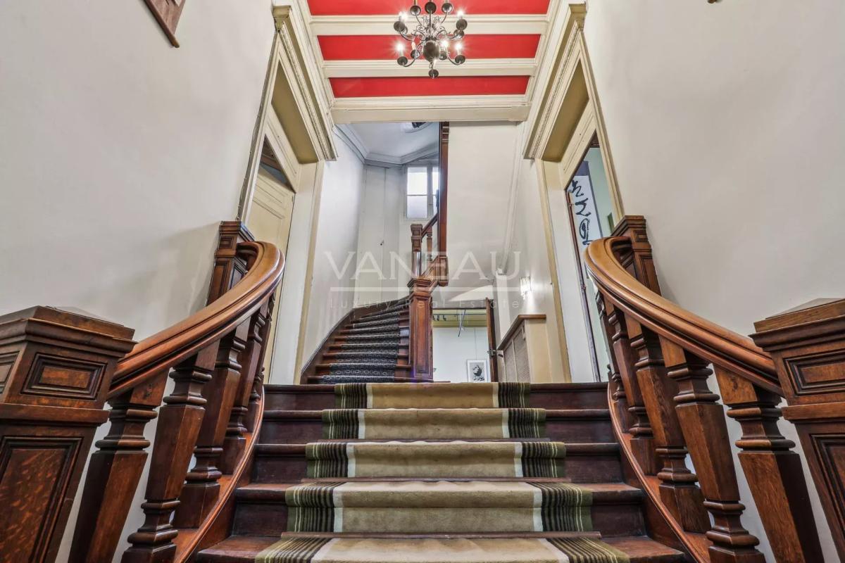 Paris VIe - Maison Bourgeoise, à quelques pas du jardin du Luxem