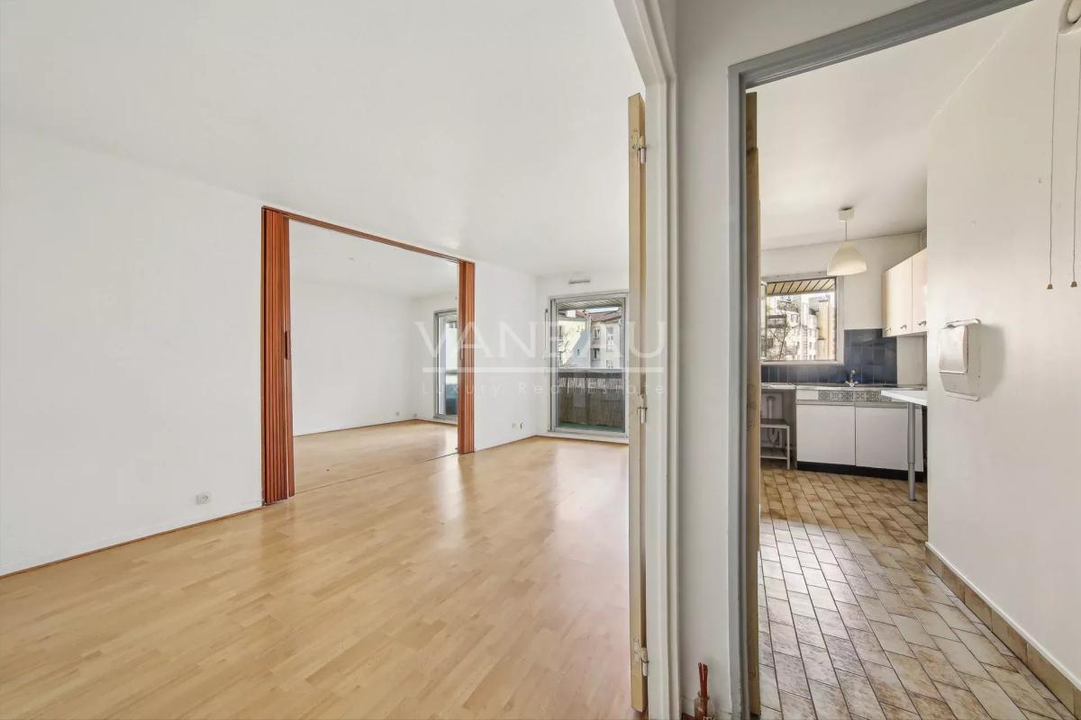 EXCLUSIVITE - DEUX PIECES AVEC BALCON - PROCHE DES PASSAGES