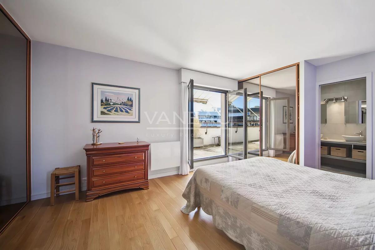Duplex au dernier étage avec terrasses
