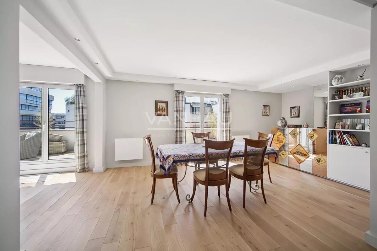 Duplex au dernier étage avec terrasses