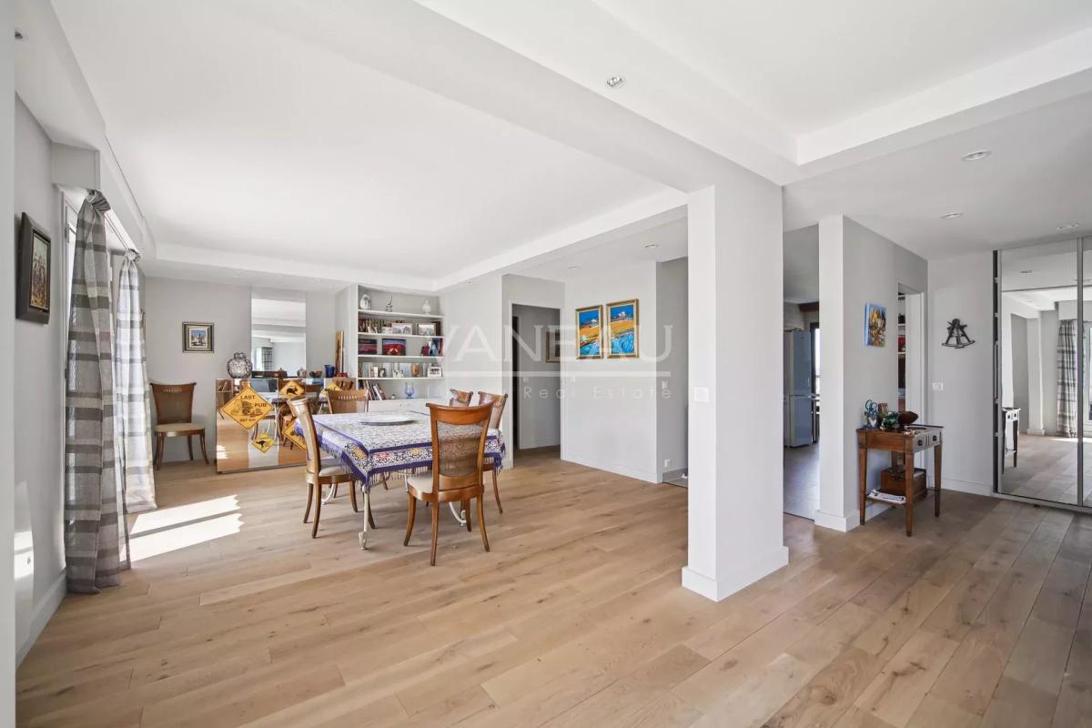 Duplex au dernier étage avec terrasses