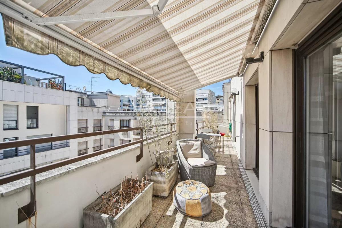 Duplex au dernier étage avec terrasses