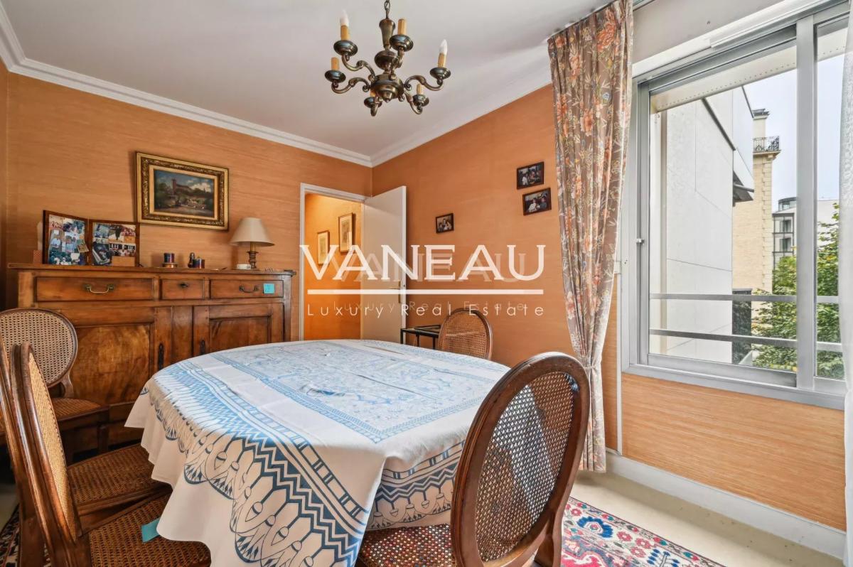 Appartement familial avec terrasse- Paris XVe