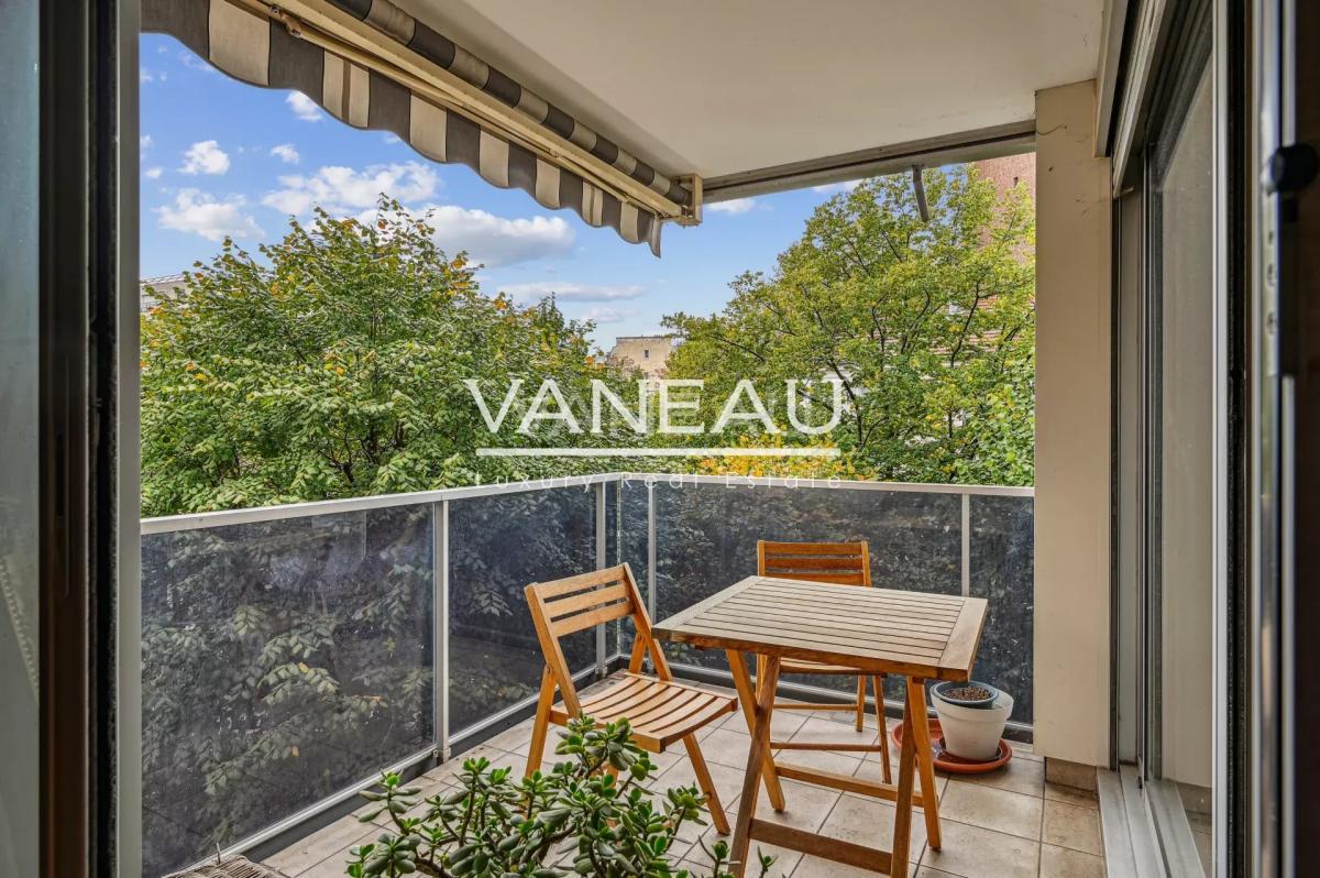 Appartement familial avec terrasse- Paris XVe