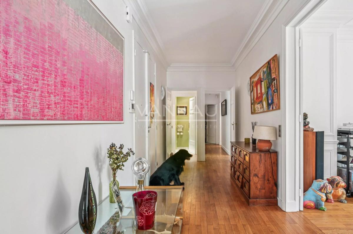 Paris VII- Appartement familial au pieds du Champ-De-Mars