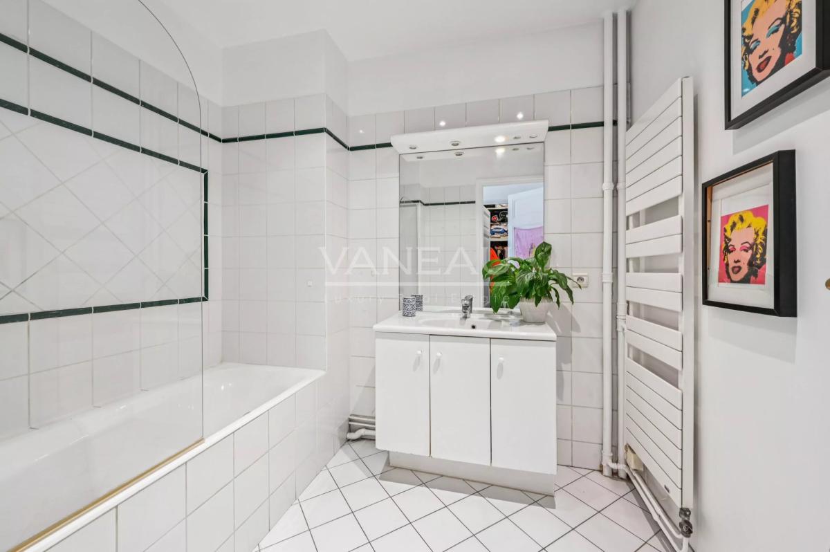 Paris VII- Appartement familial au pieds du Champ-De-Mars