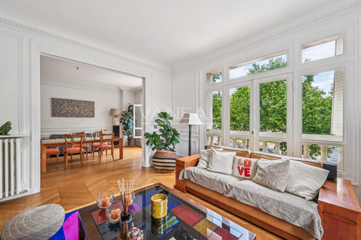 Paris VII- Appartement familial au pieds du Champ-De-Mars