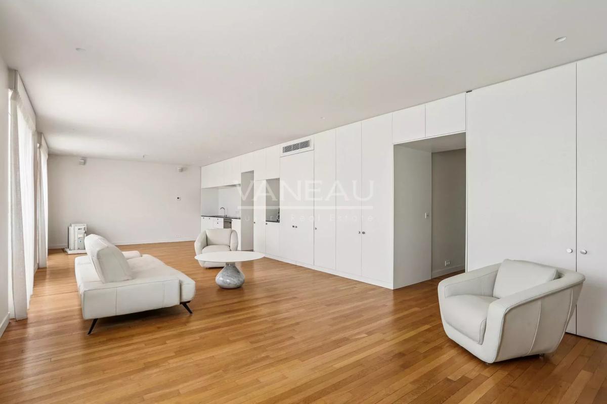 Neuilly - Saint James.