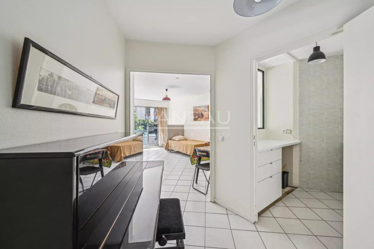 Convention Alleray - Studio avec balcon sur verdure