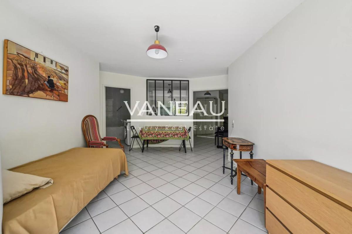 Convention Alleray - Studio avec balcon sur verdure
