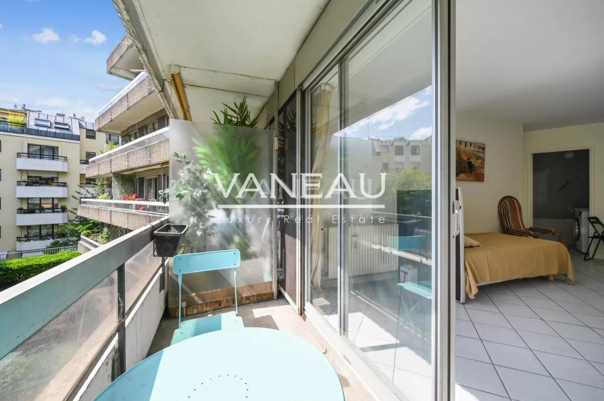 Convention Alleray - Studio avec balcon sur verdure