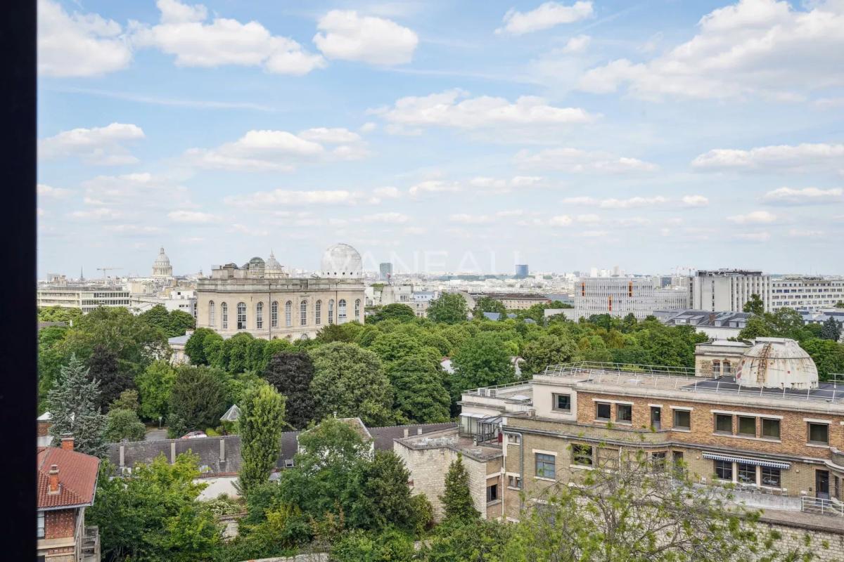 Paris XIVe – dernier étage avec terrasse panoramique
