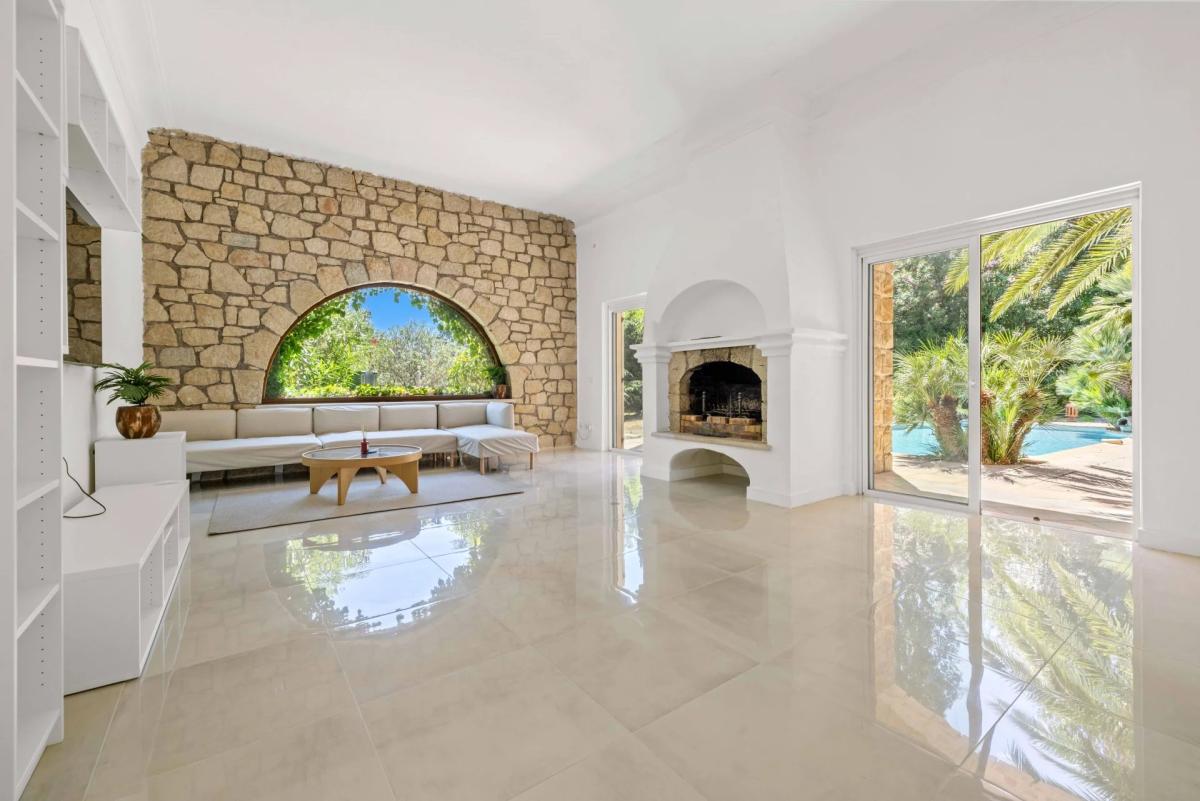 Mougins – Superbe villa provençale avec terrain constructible à 