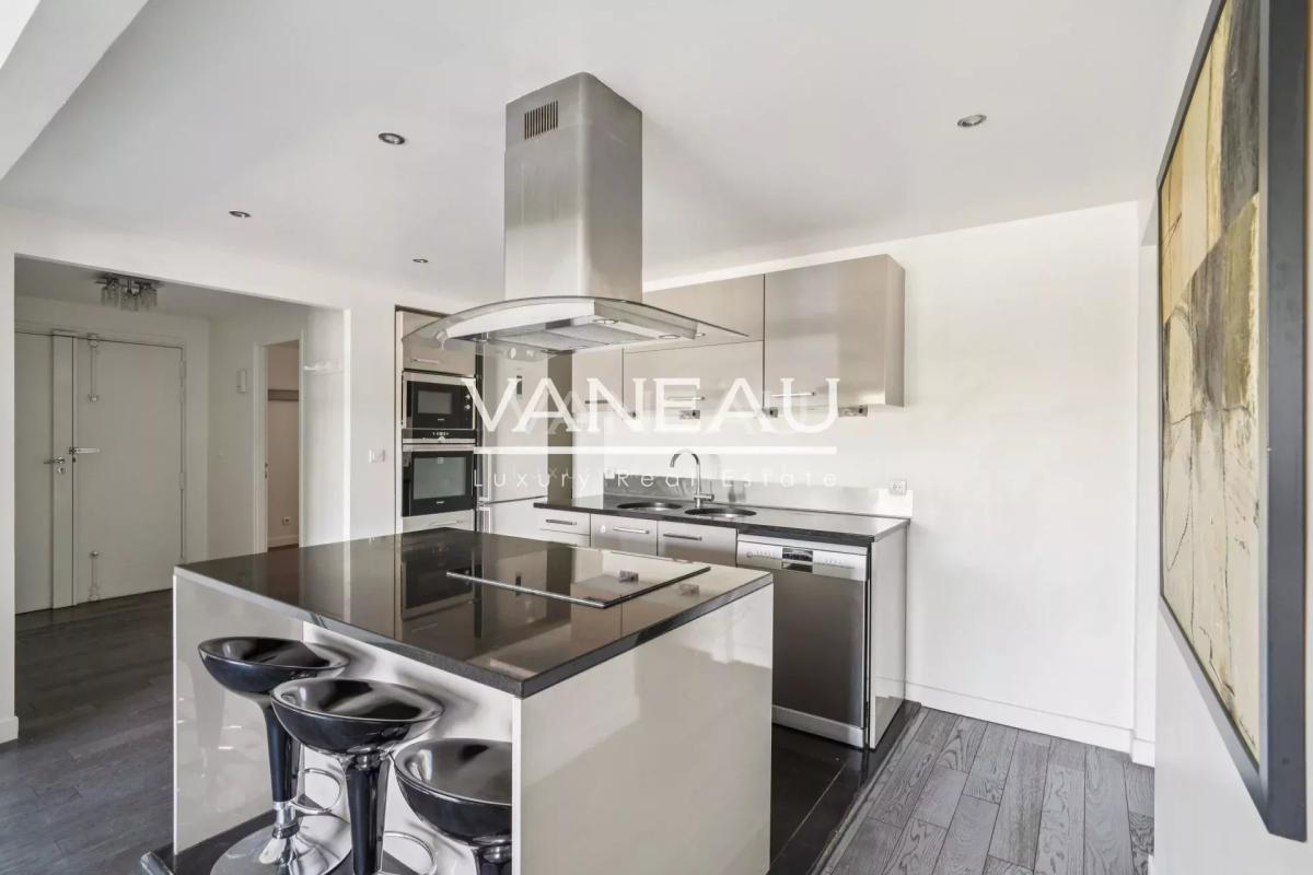 PARIS XVIe - Passy - Bel appartement avec vue Tour Eiffel
