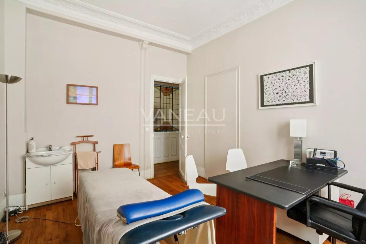 Paris XVe Breteuil - Appartement de standing dans un magnifique 