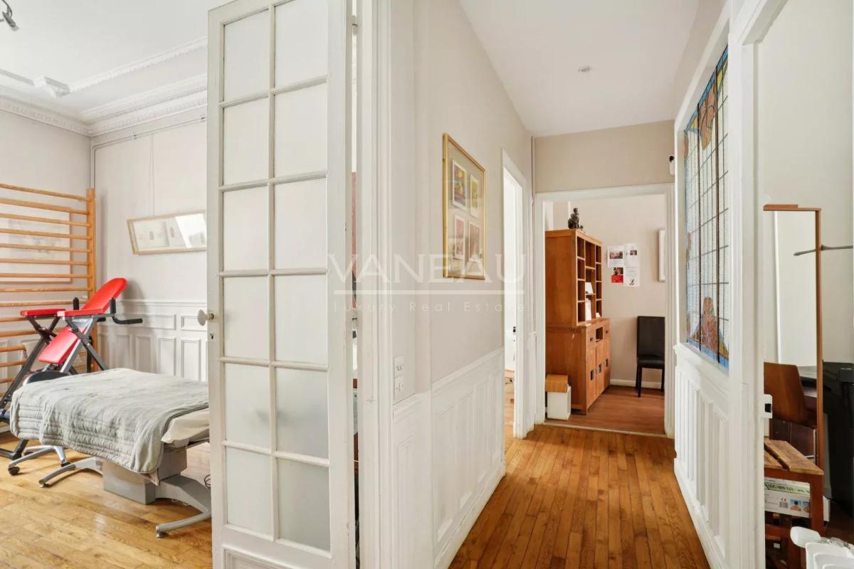 Paris XVe Breteuil - Appartement de standing dans un magnifique 