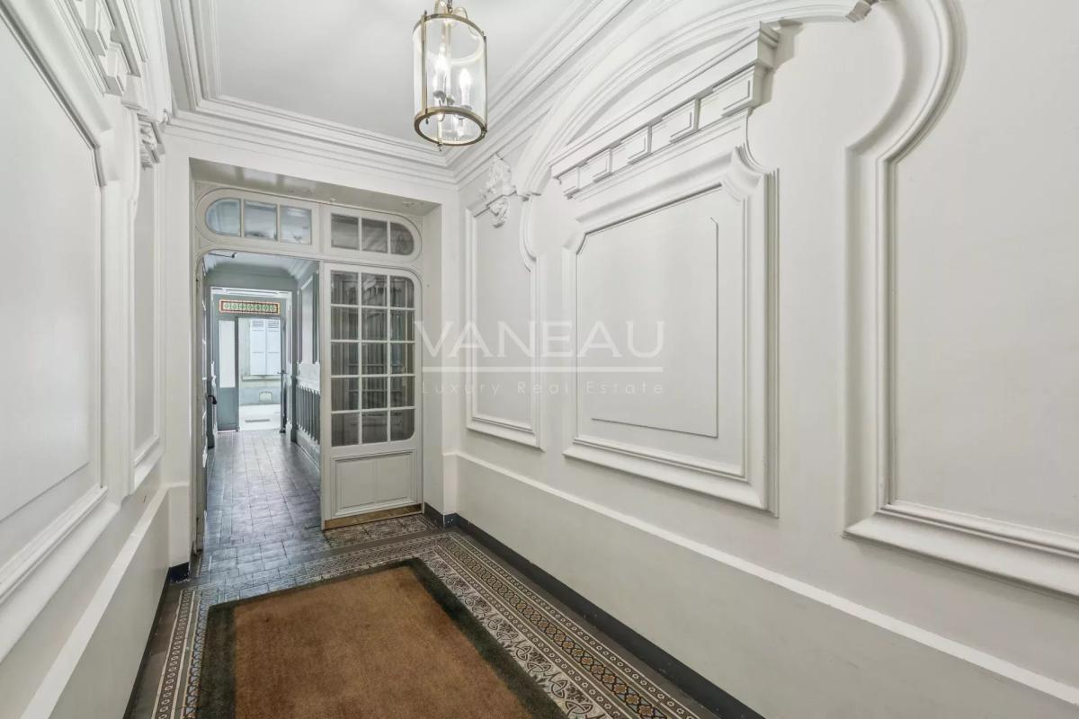 PARIS XV- Appartement trois pièces en bon état