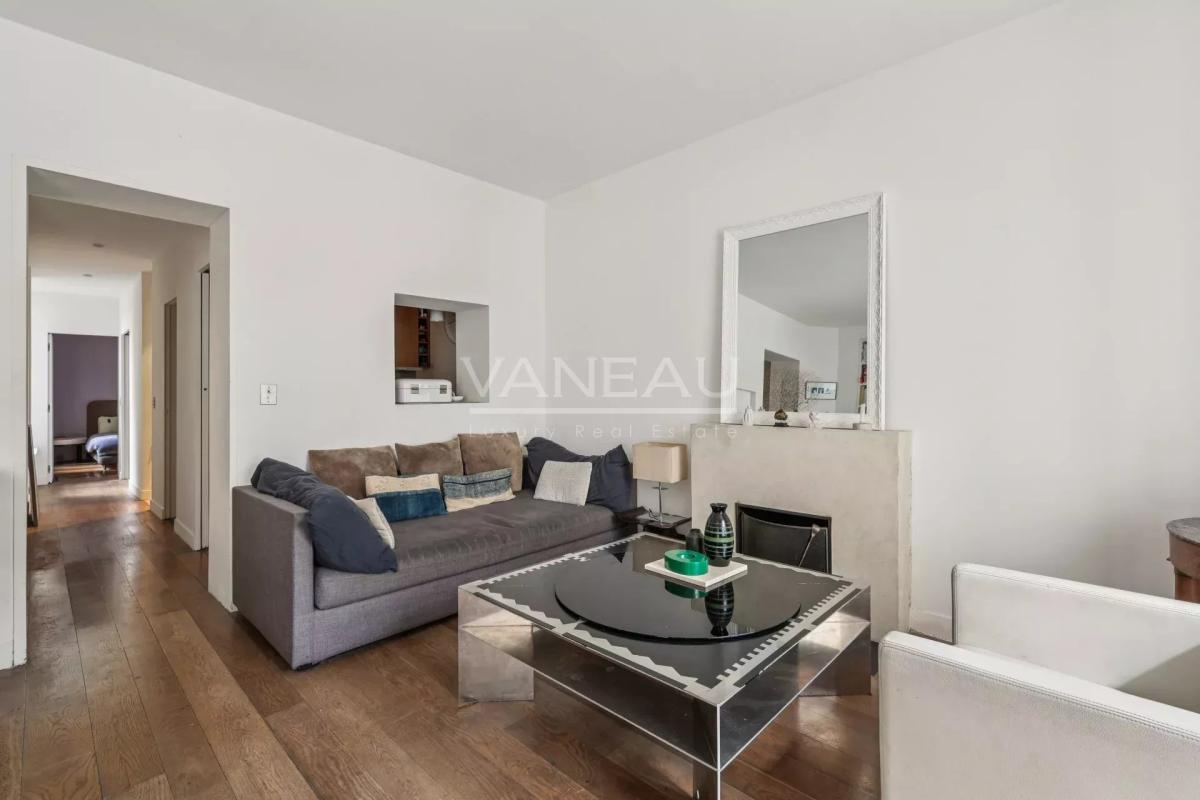 PARIS XV- Appartement trois pièces en bon état