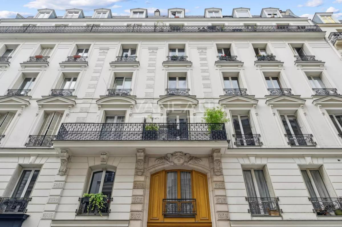 Paris XVe - Boulevard Pasteur - Studette avec mezzanine