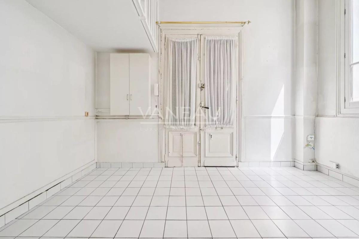 Paris XVe - Boulevard Pasteur - Studette avec mezzanine