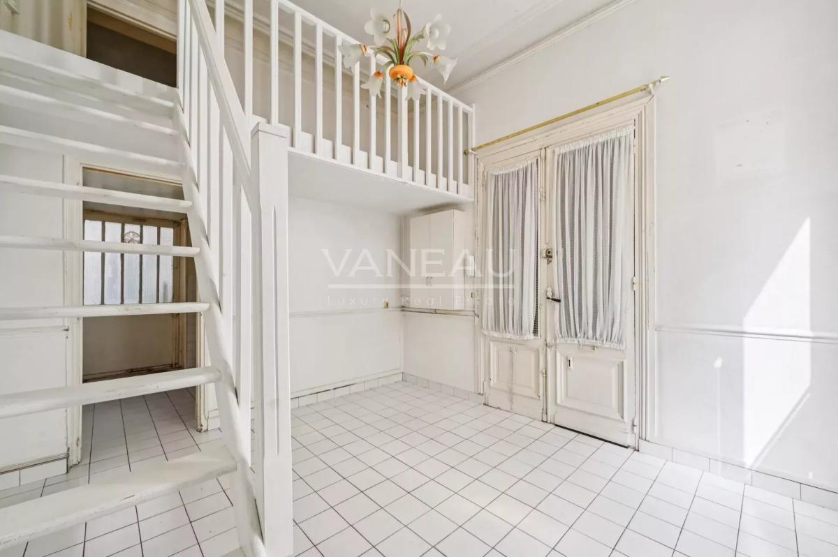 Paris XVe - Boulevard Pasteur - Studette avec mezzanine