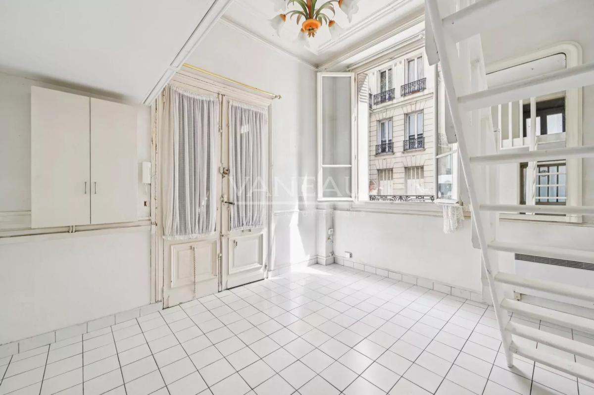 Paris XVe - Boulevard Pasteur - Studette avec mezzanine