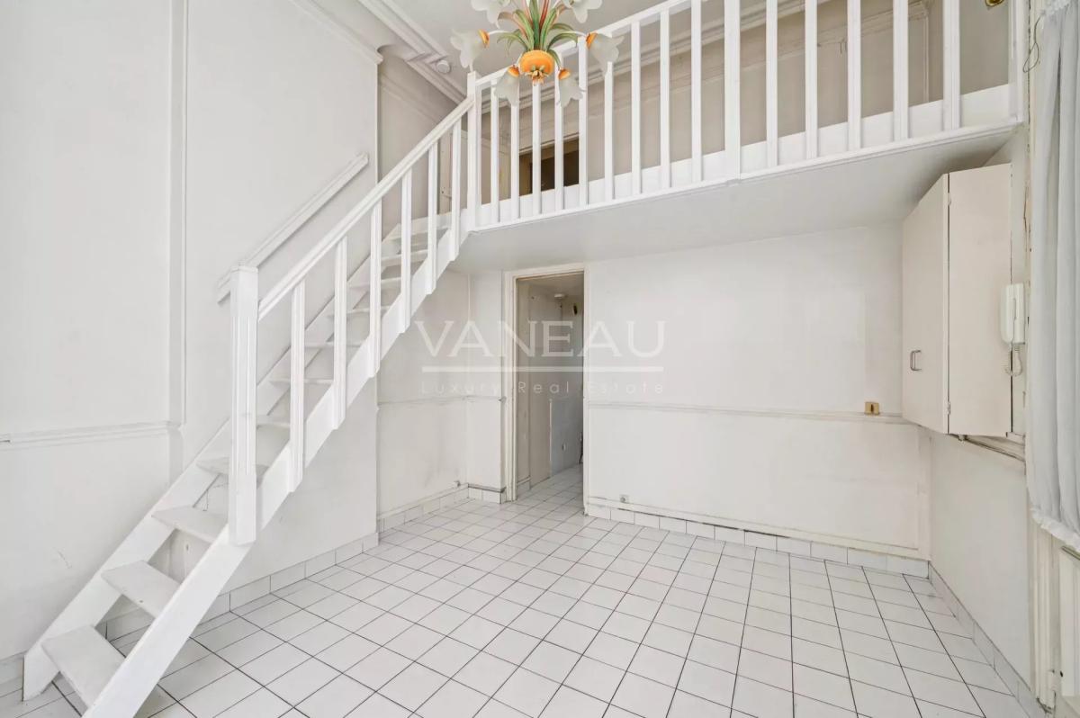 Paris XVe - Boulevard Pasteur - Studette avec mezzanine
