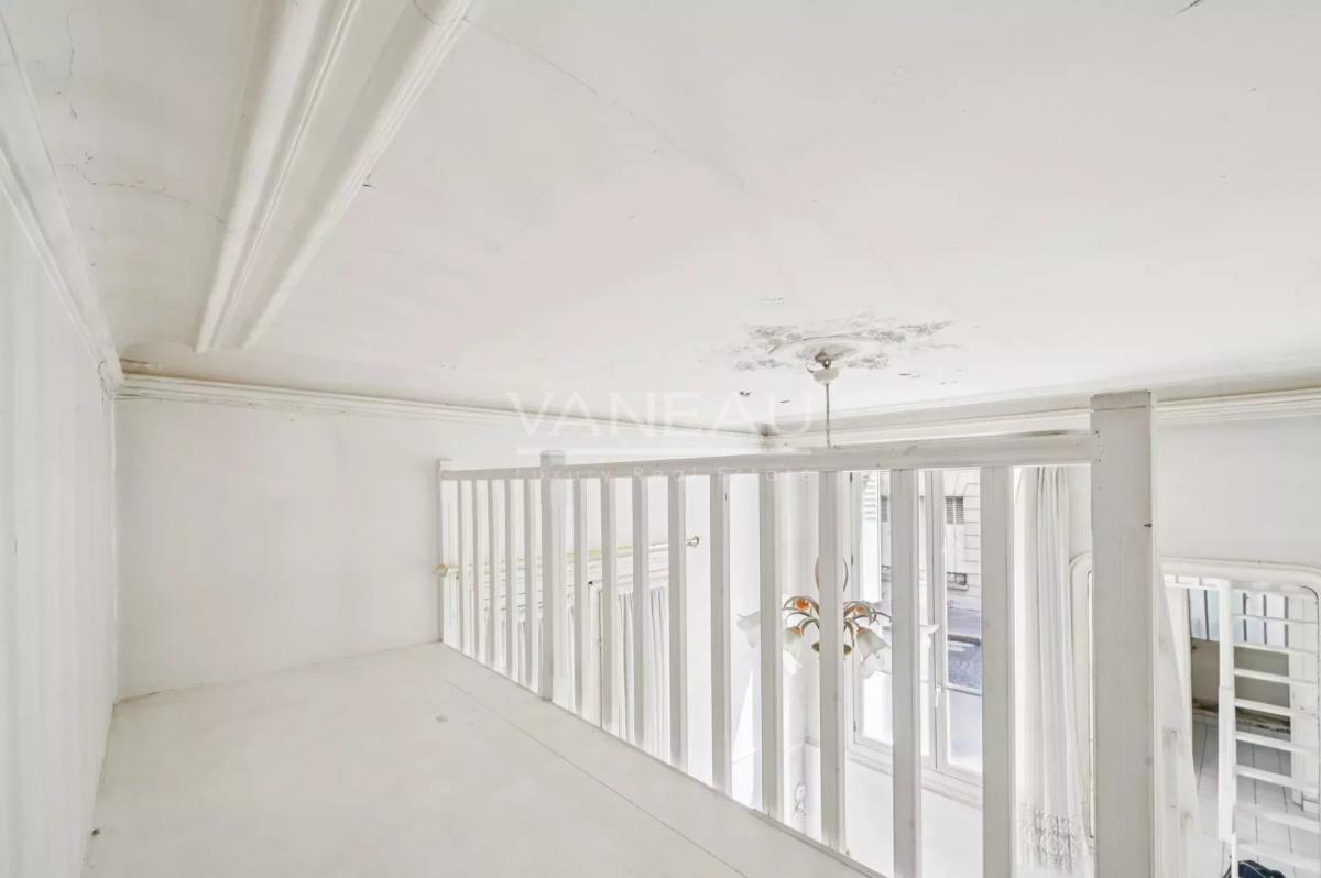 Paris XVe - Boulevard Pasteur - Studette avec mezzanine