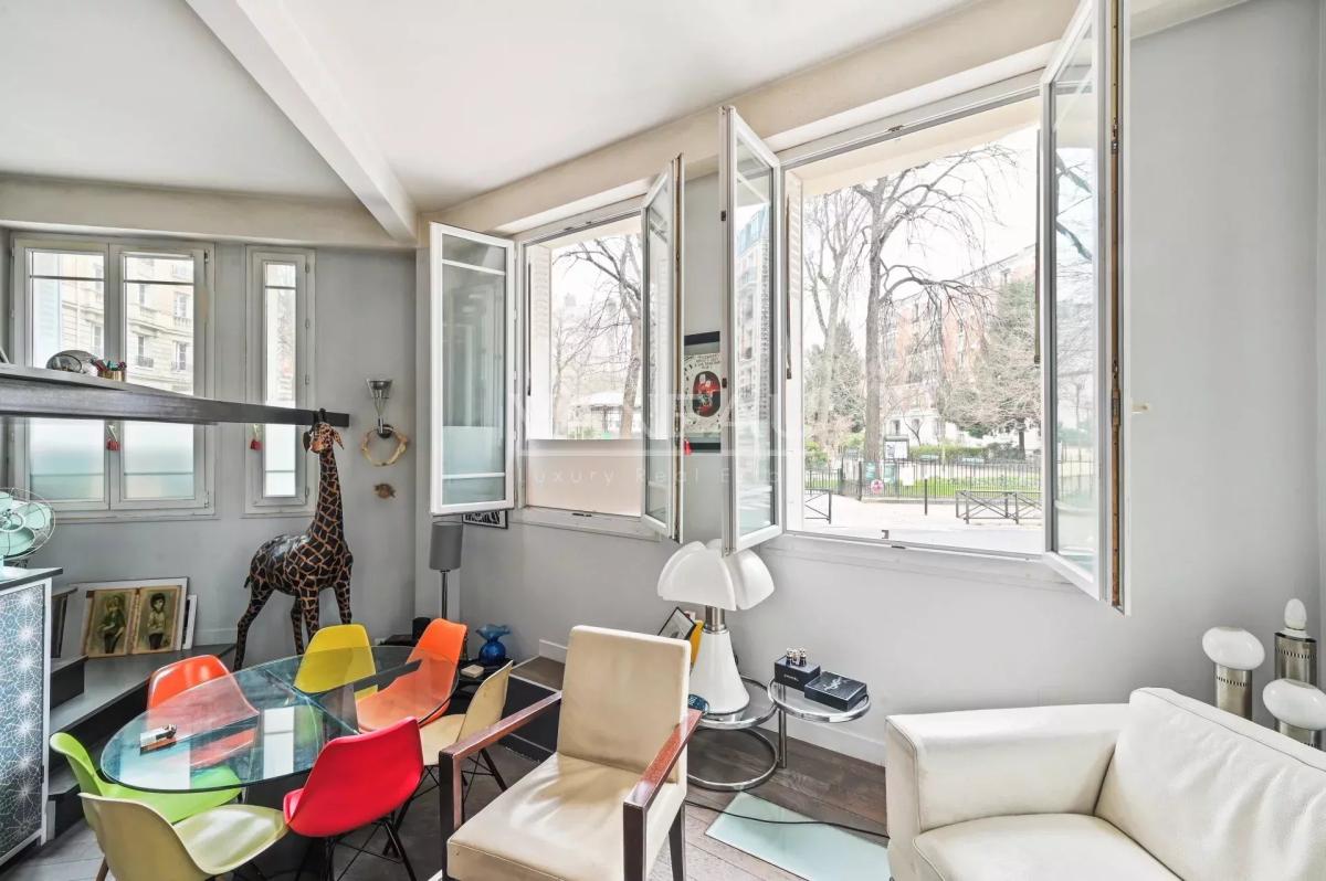PARIS XVIIIe - Lamarck Caulaincourt  - Atelier d' artiste + un s