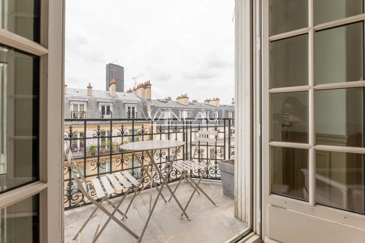 Paris VII - superbe deux pièces avec balcon - Rue de Sèvres