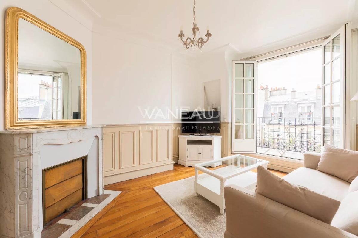 Paris VII - superbe deux pièces avec balcon - Rue de Sèvres