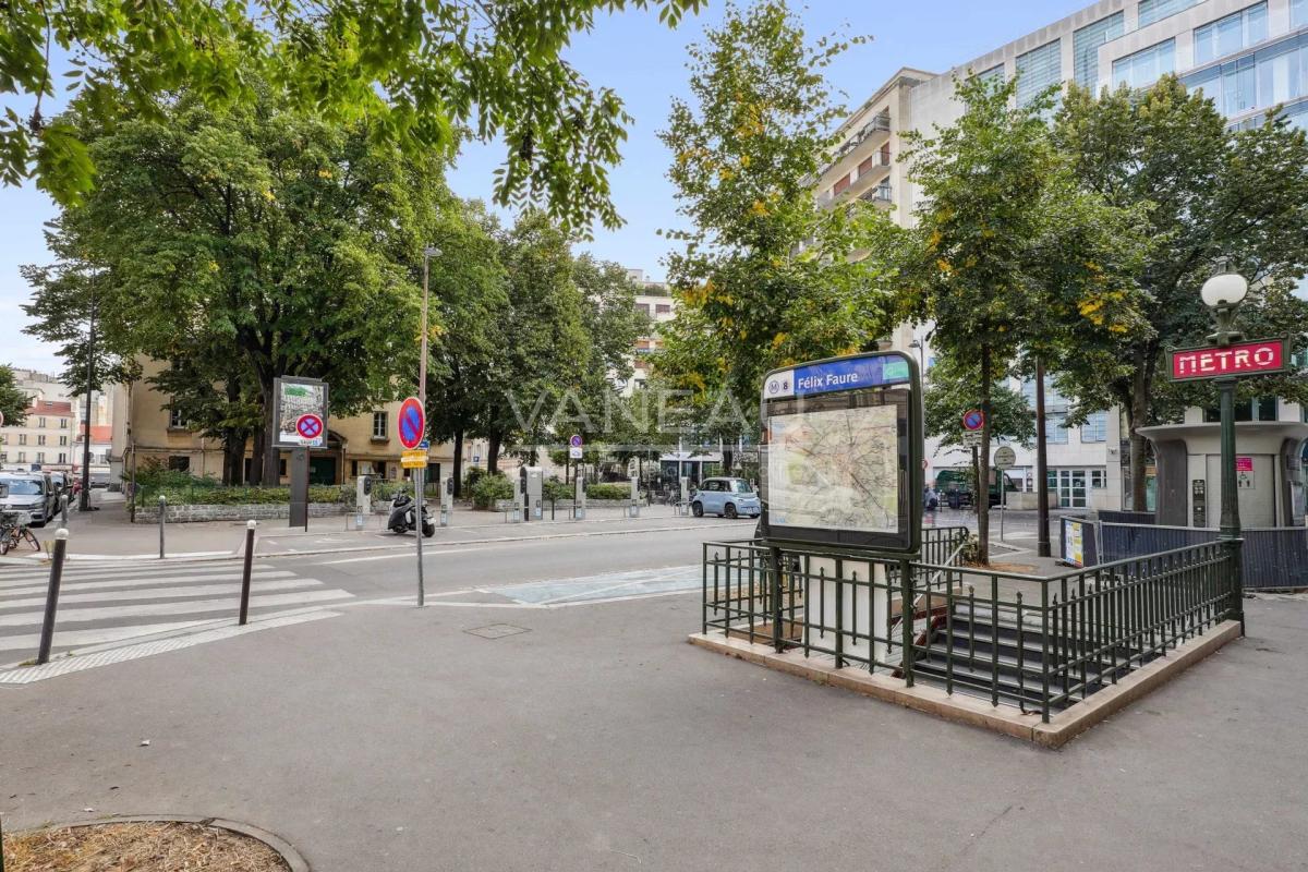 Félix Faure / Commerce  - 2 pièces sur jardin sans vis-à-vis.