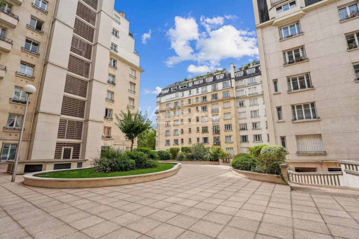 PARIS XVI - Auteuil Sud - Victorien Sardou - Calme et Lumière
