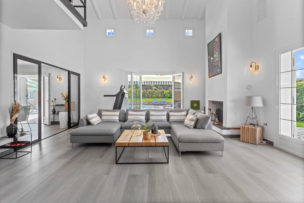 Proche Mougins, Magnifique villa rénovée à vendre