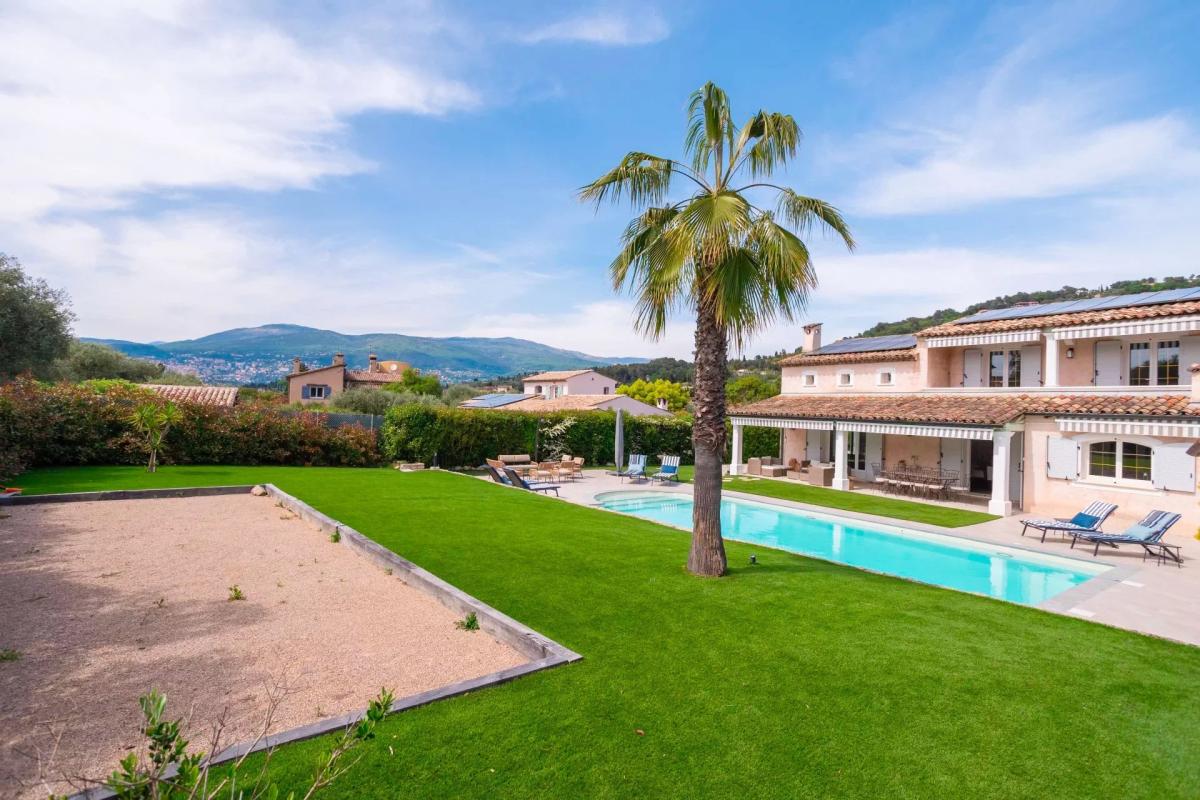 Proche Mougins, Magnifique villa rénovée à vendre