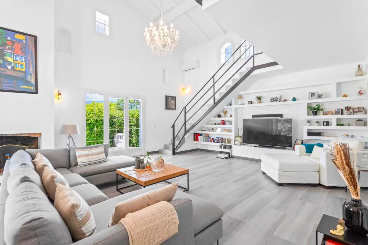 Proche Mougins, Magnifique villa rénovée à vendre