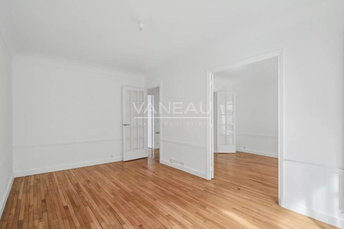 Paris XVe  Necker - Pasteur - Superbe appartement quatre pièces 