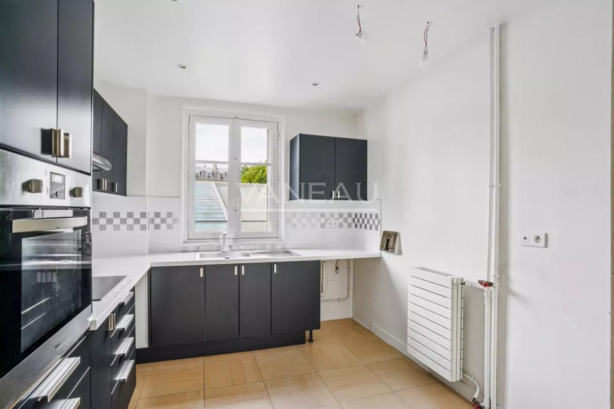 Paris XVe  Necker - Pasteur - Superbe appartement quatre pièces 