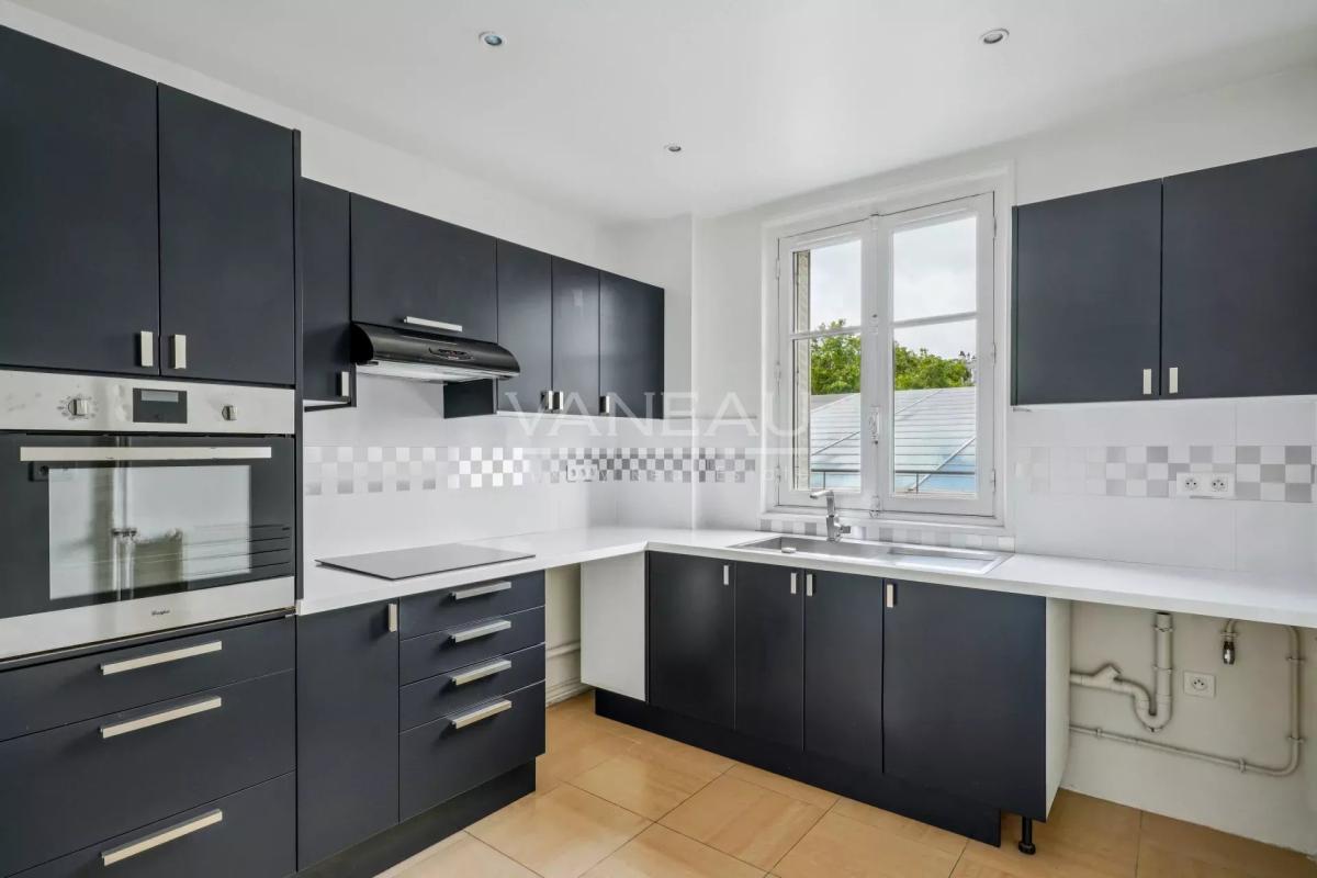 Paris XVe  Necker - Pasteur - Superbe appartement quatre pièces 