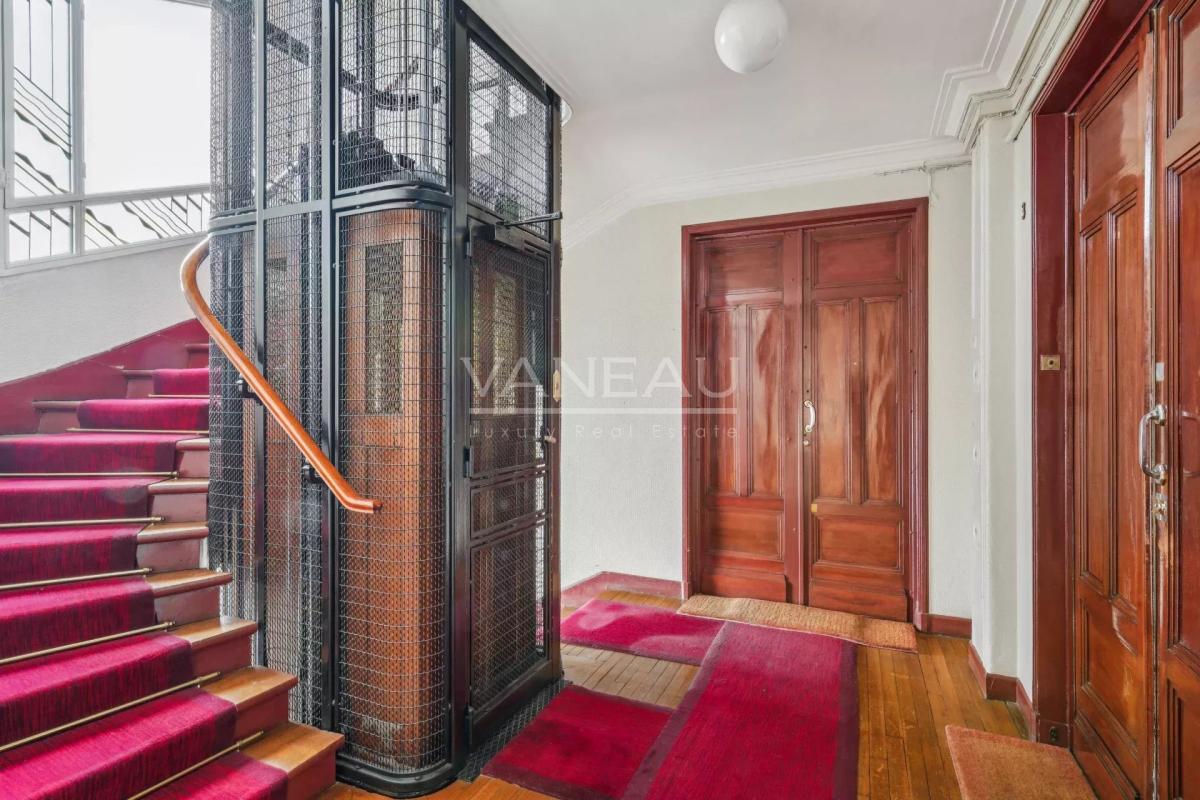 Paris XVe  Necker - Pasteur - Superbe appartement quatre pièces 