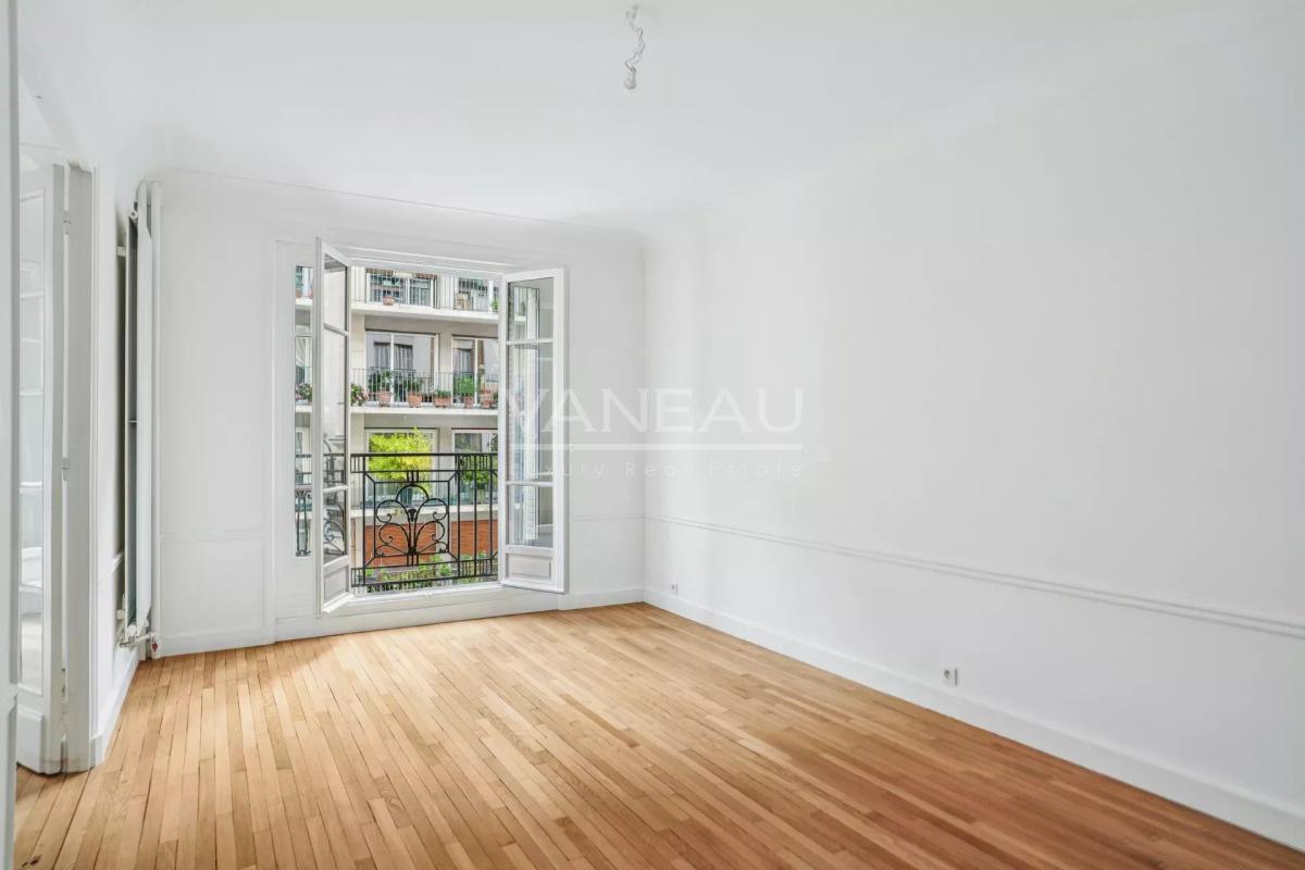 Paris XVe  Necker - Pasteur - Superbe appartement quatre pièces 