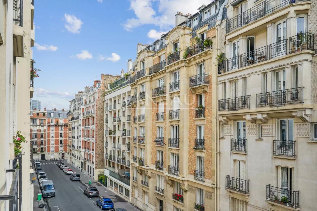 Paris XVe  Necker - Pasteur - Superbe appartement quatre pièces 