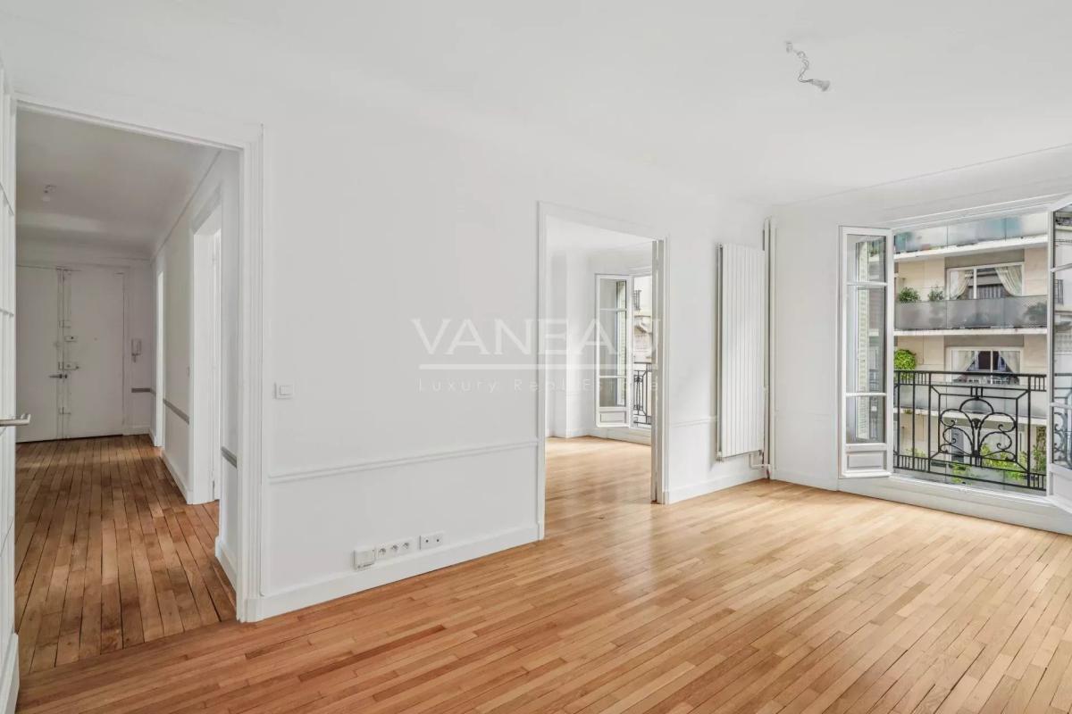Paris XVe  Necker - Pasteur - Superbe appartement quatre pièces 