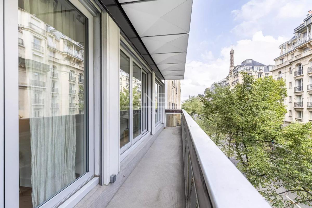 Paris 15ème Suffren 3 pièces meublé -