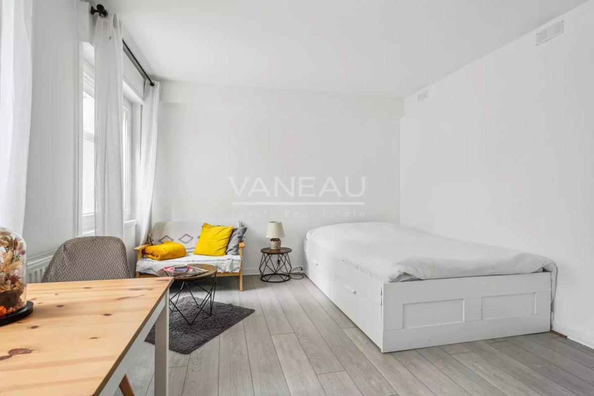 Studio au calme, au pied de Montmartre.